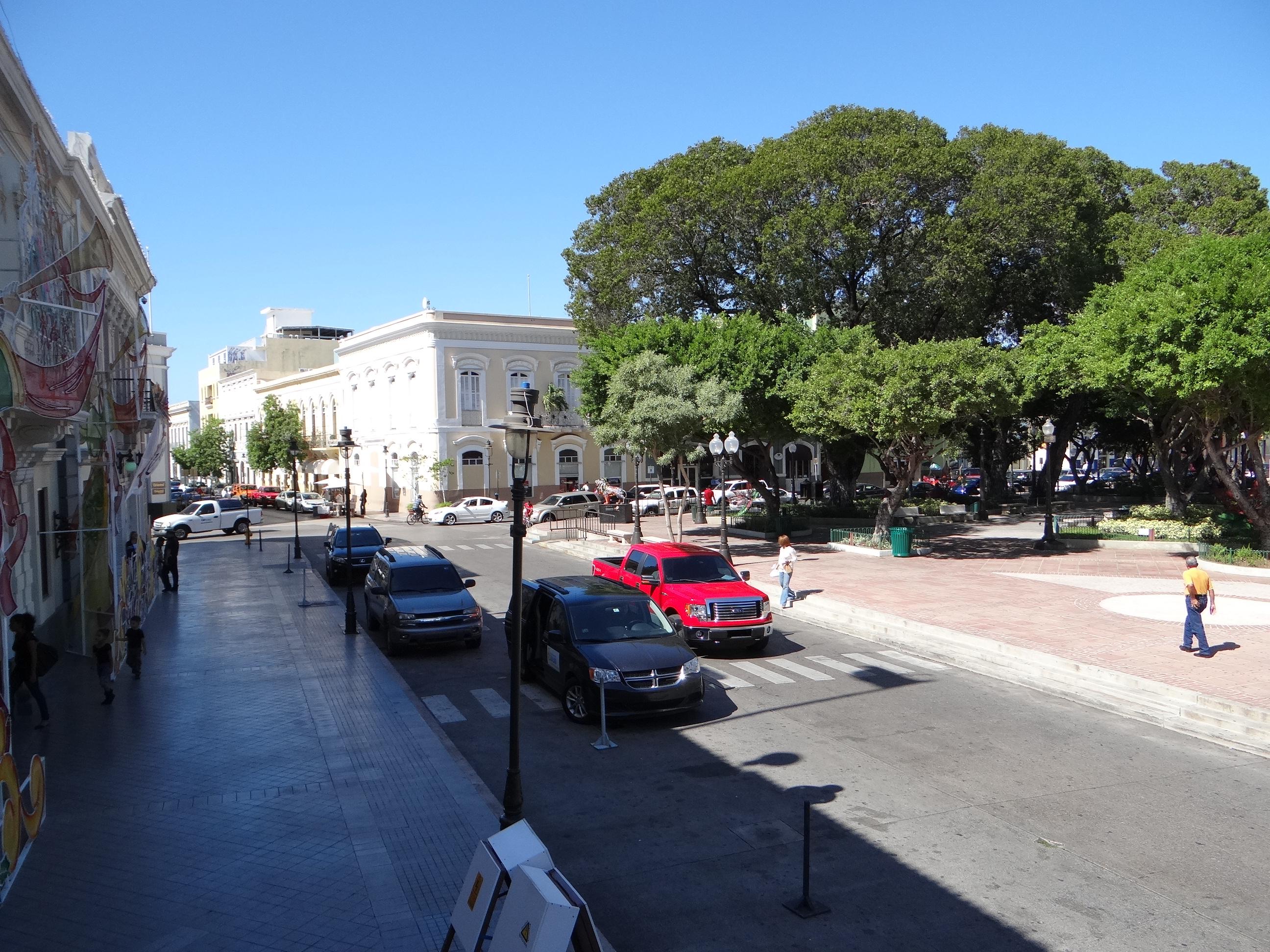 Plaza Las Delicias - Ponce - 2014 00002
